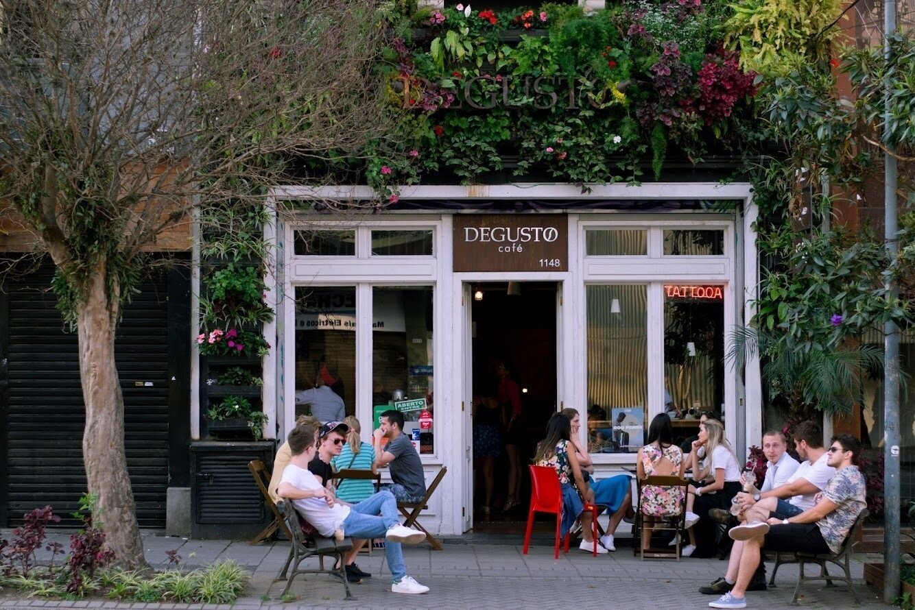 <span class="translation_missing" title="translation missing: en.meta.location_title, location_name: Degusto Café, city: Curitiba">Location Title</span>