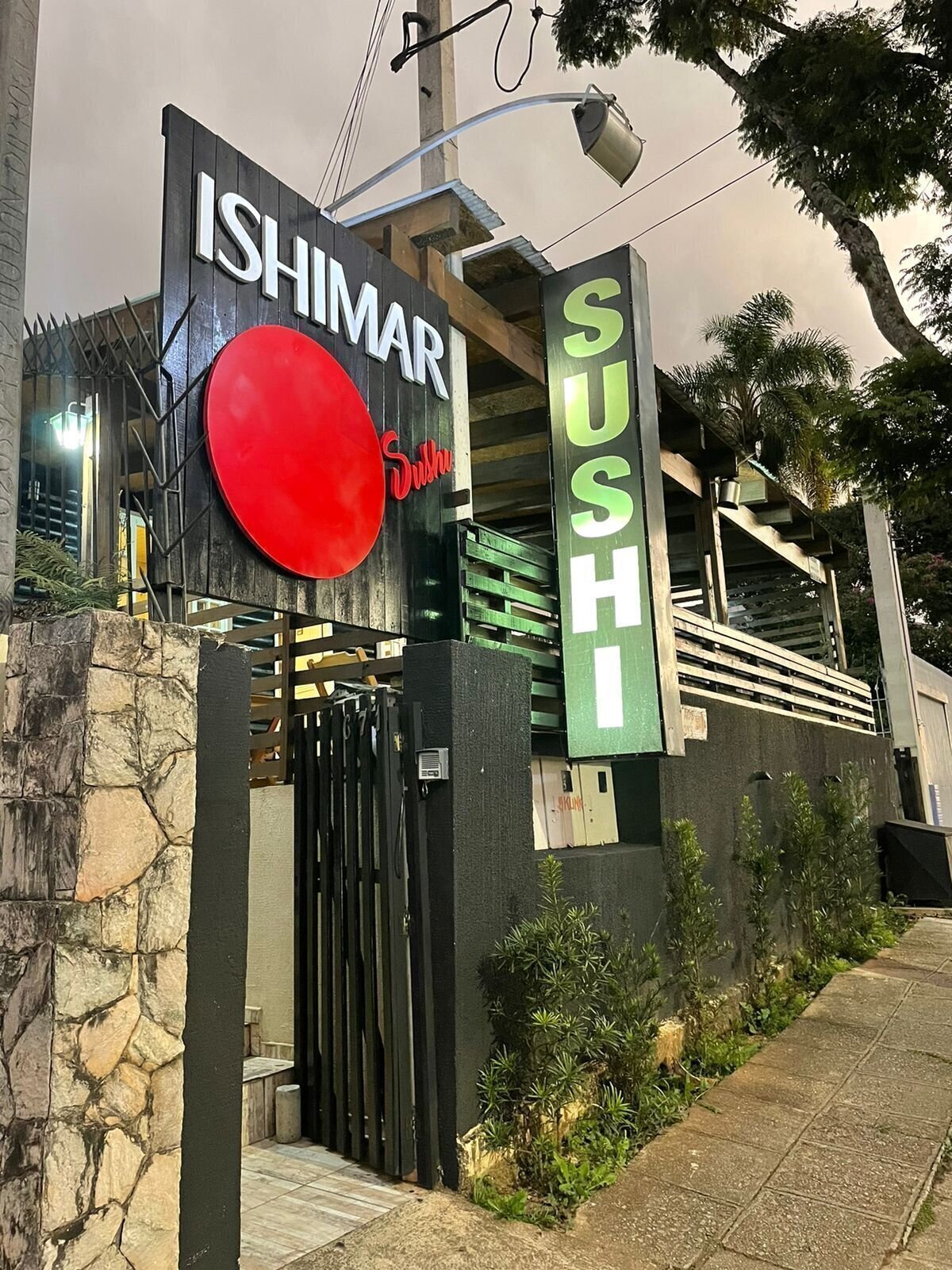 <span class="translation_missing" title="translation missing: en.meta.location_title, location_name: Ishimar Sushi Curitiba, city: Curitiba">Location Title</span>