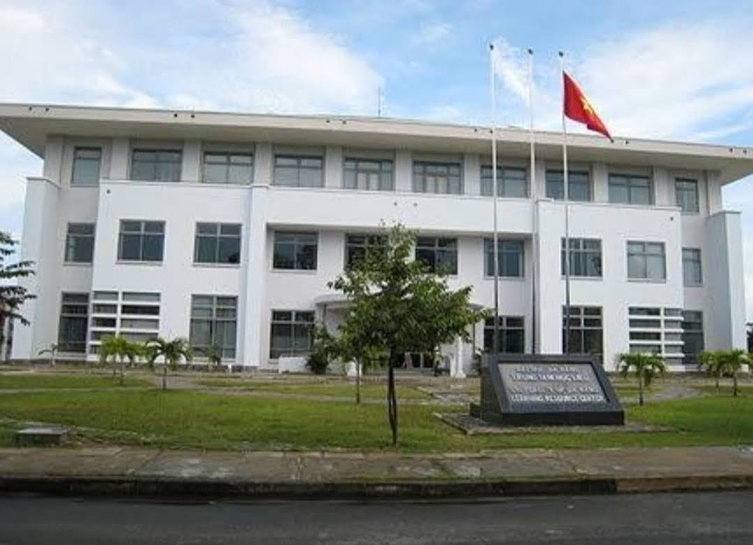 <span class="translation_missing" title="translation missing: en.meta.location_title, location_name: Da Nang University of Science and Technology, city: Da Nang">Location Title</span>