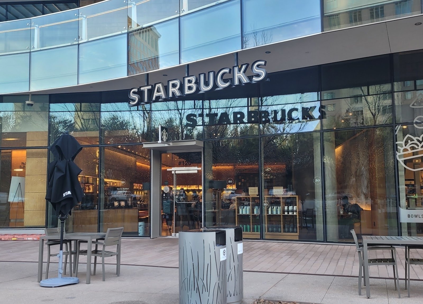 Starbucks Reserve @ Olive St: A Work-Friendly Place in Dallas