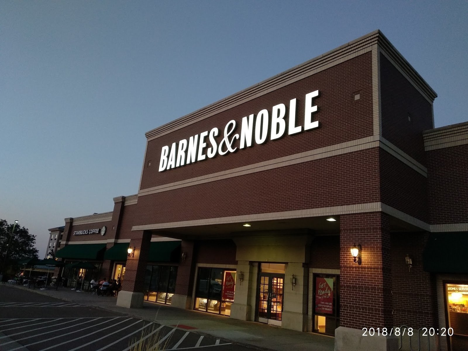 Barnes & Noble (Colorado Blvd): A Work-Friendly Place in Denver