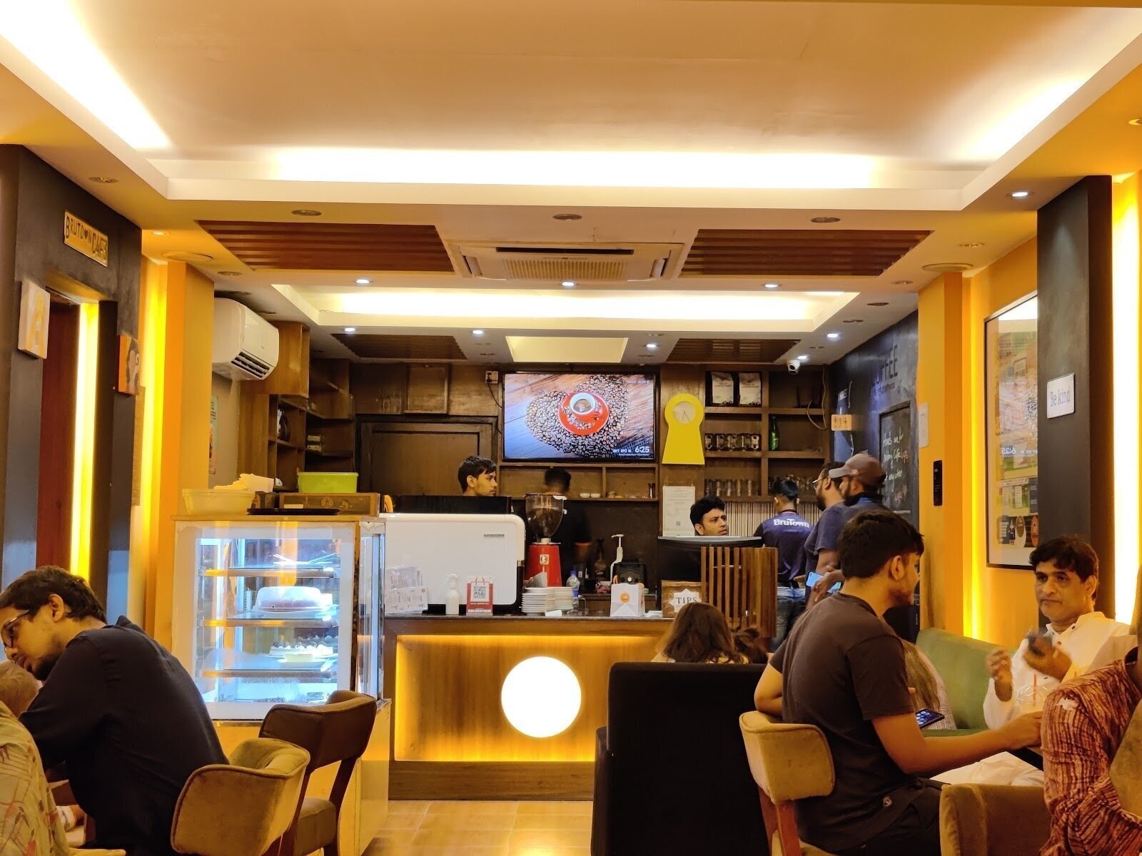 <span class="translation_missing" title="translation missing: en.meta.location_title, location_name: BruTown Cafe, city: Dhaka">Location Title</span>