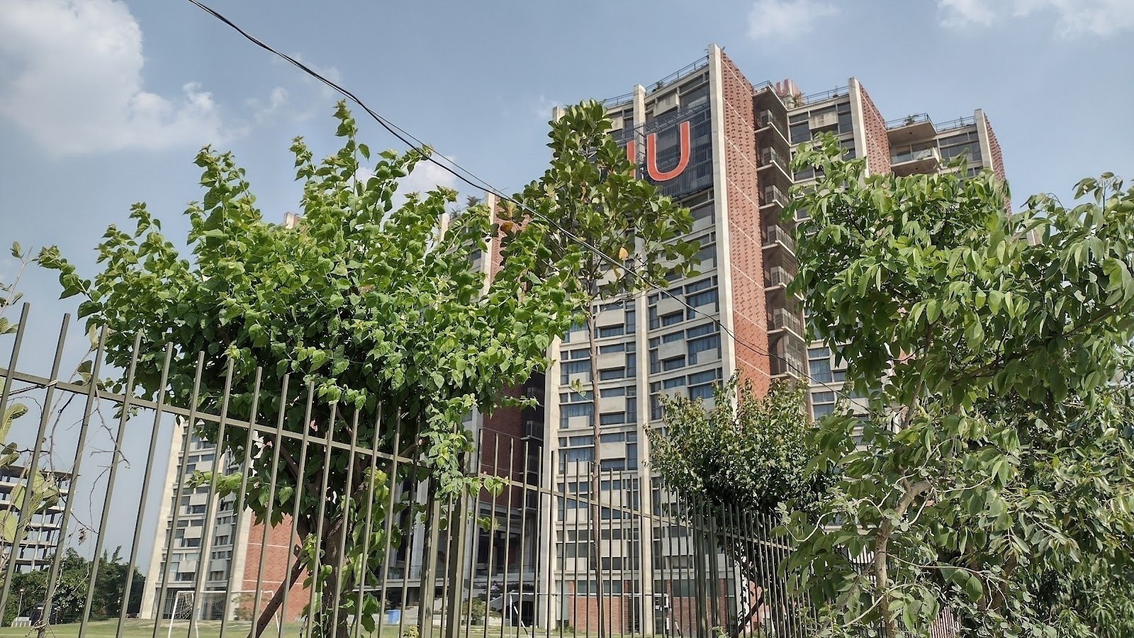 <span class="translation_missing" title="translation missing: en.meta.location_title, location_name: United International University, city: Dhaka">Location Title</span>