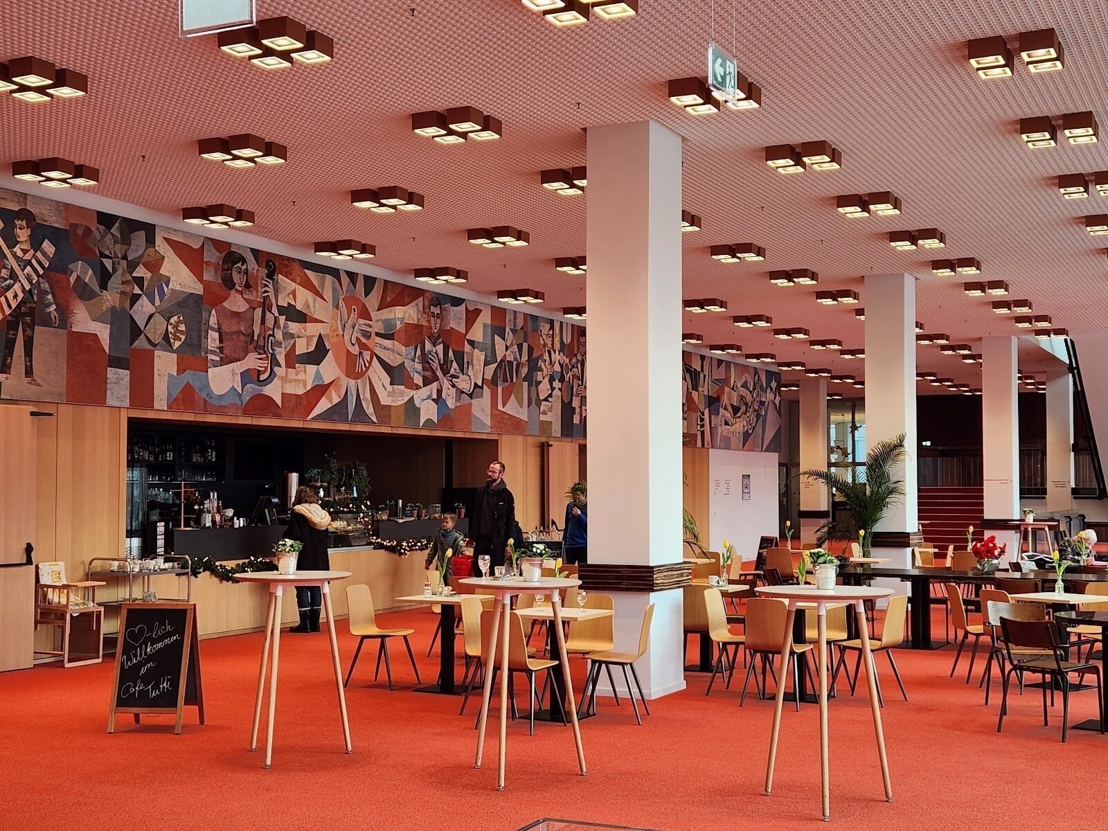 <span class="translation_missing" title="translation missing: en.meta.location_title, location_name: Palace of Culture, city: Dresden">Location Title</span>