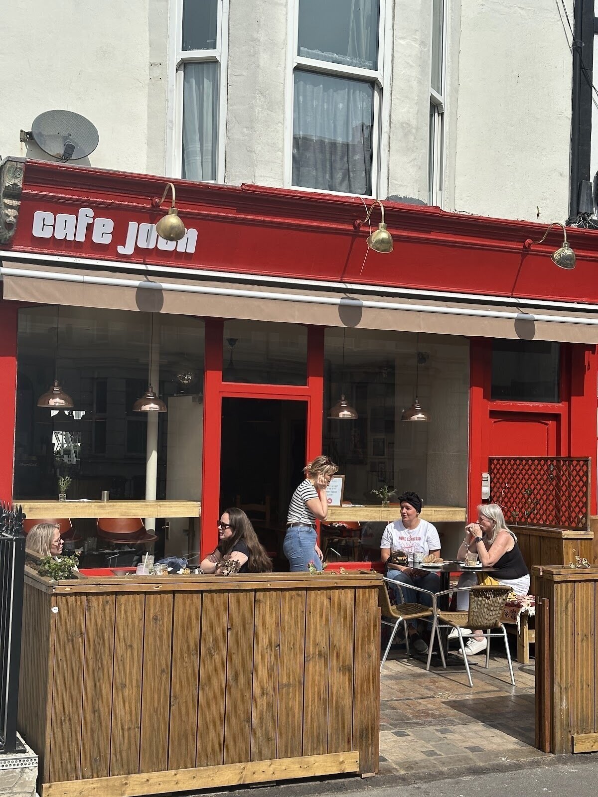 <span class="translation_missing" title="translation missing: en.meta.location_title, location_name: Cafe Joon, city: Eastbourne">Location Title</span>