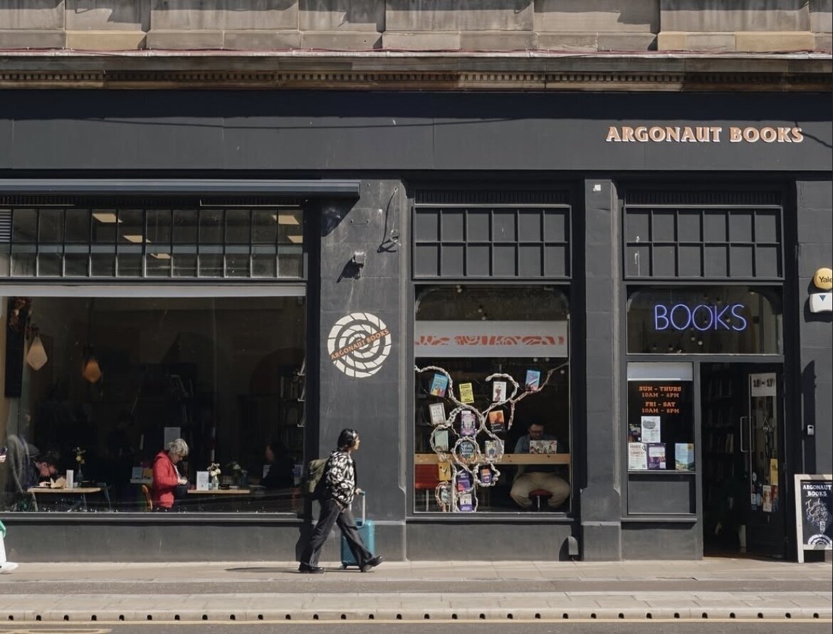 <span class="translation_missing" title="translation missing: en.meta.location_title, location_name: Argonaut Books, city: Edinburgh">Location Title</span>
