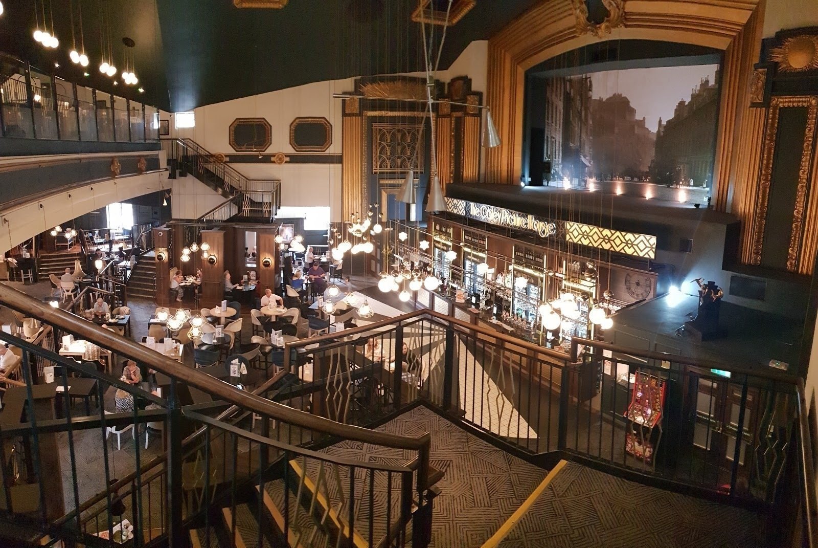 <span class="translation_missing" title="translation missing: en.meta.location_title, location_name: The Caley Picture House, city: Edinburgh">Location Title</span>