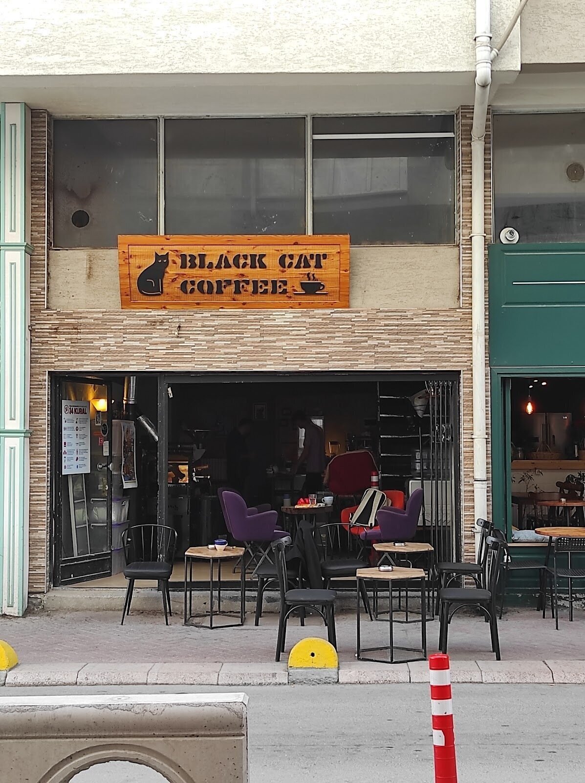 <span class="translation_missing" title="translation missing: en.meta.location_title, location_name: Black Cat Coffee, city: Eskişehir">Location Title</span>