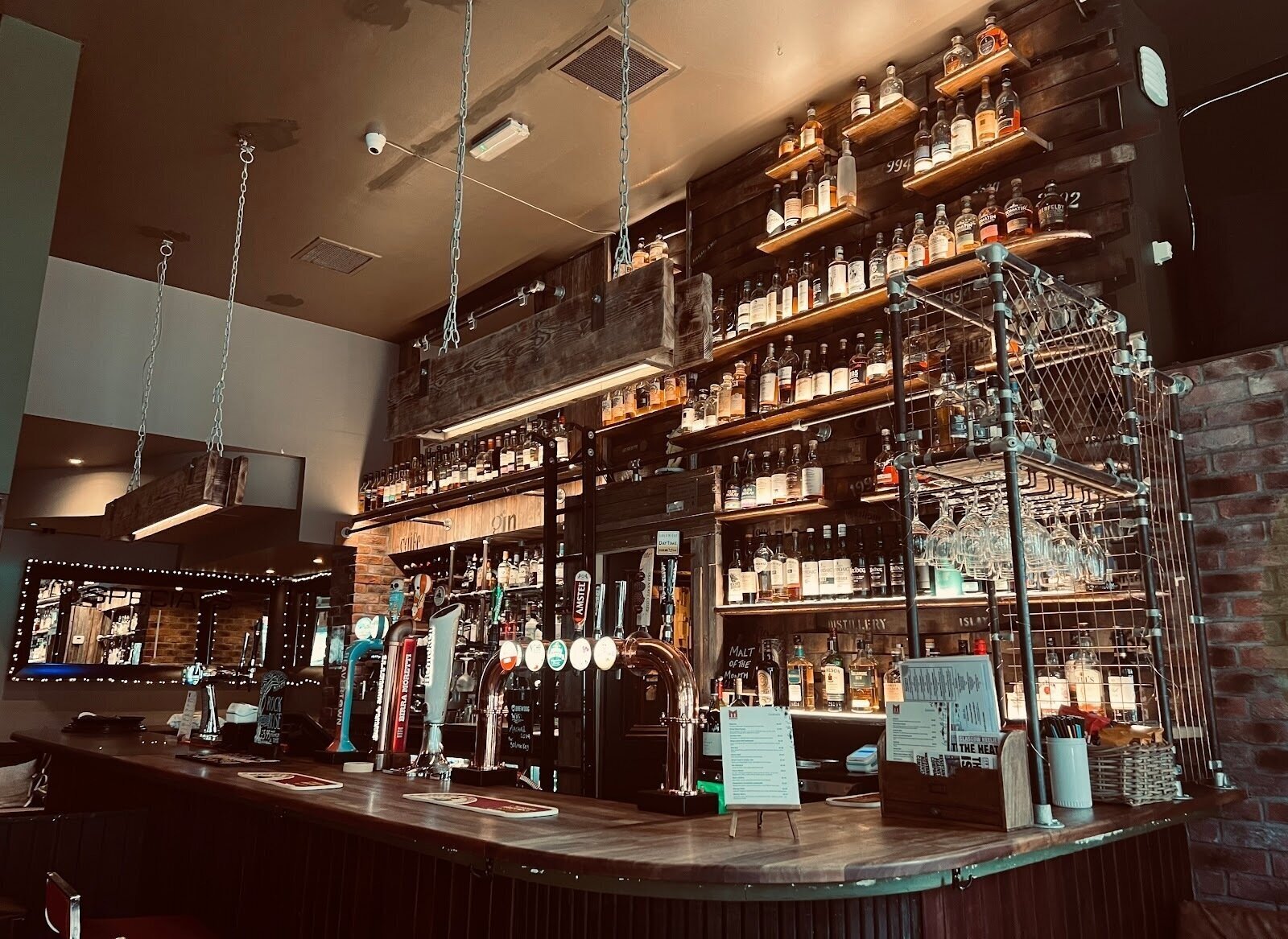 <span class="translation_missing" title="translation missing: en.meta.location_title, location_name: Machair Bar, city: Glasgow">Location Title</span>