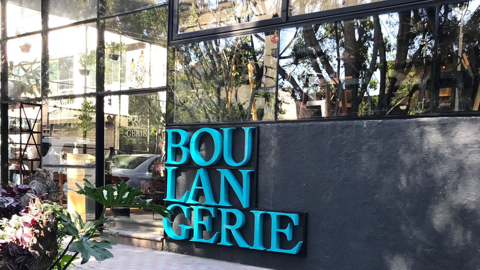 <span class="translation_missing" title="translation missing: en.meta.location_title, location_name: Boulangerie Central, city: Guadalajara">Location Title</span>