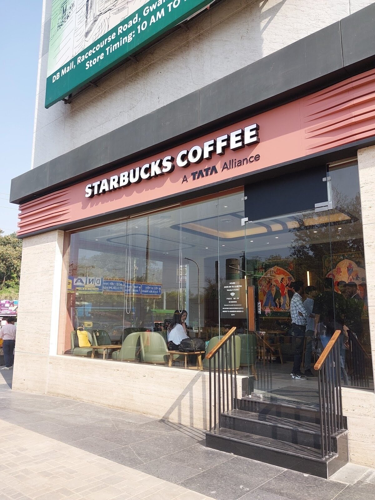 <span class="translation_missing" title="translation missing: en.meta.location_title, location_name: Starbucks Coffee @ DB Mall, city: Gwalior">Location Title</span>