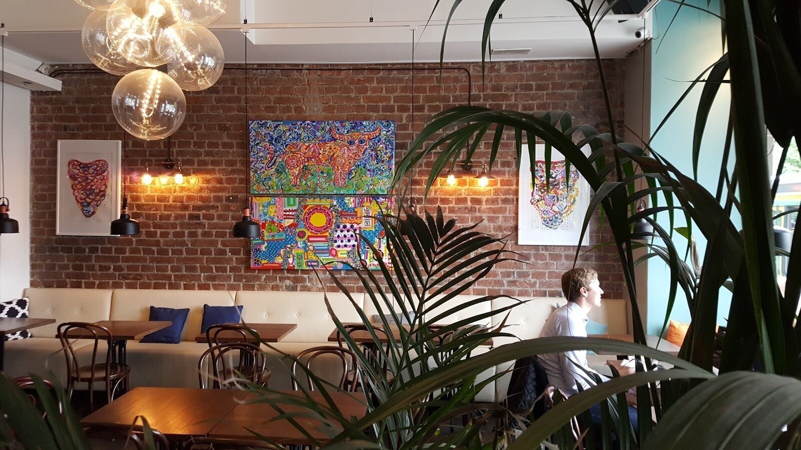 <span class="translation_missing" title="translation missing: en.meta.location_title, location_name: Roasberg, city: Helsinki">Location Title</span>