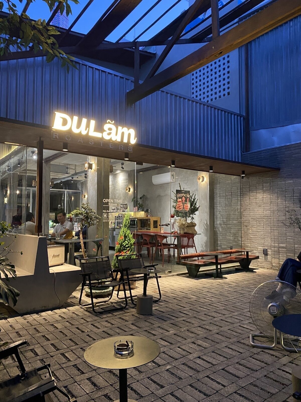 Du Lãm Roasters: A Work-Friendly Place in Ho Chi Minh City