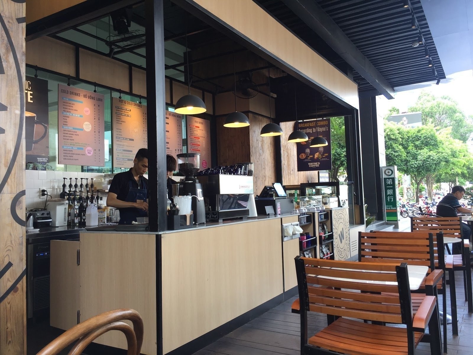 <span class="translation_missing" title="translation missing: en.meta.location_title, location_name: Wayne’s Coffee, city: Ho Chi Minh City">Location Title</span>