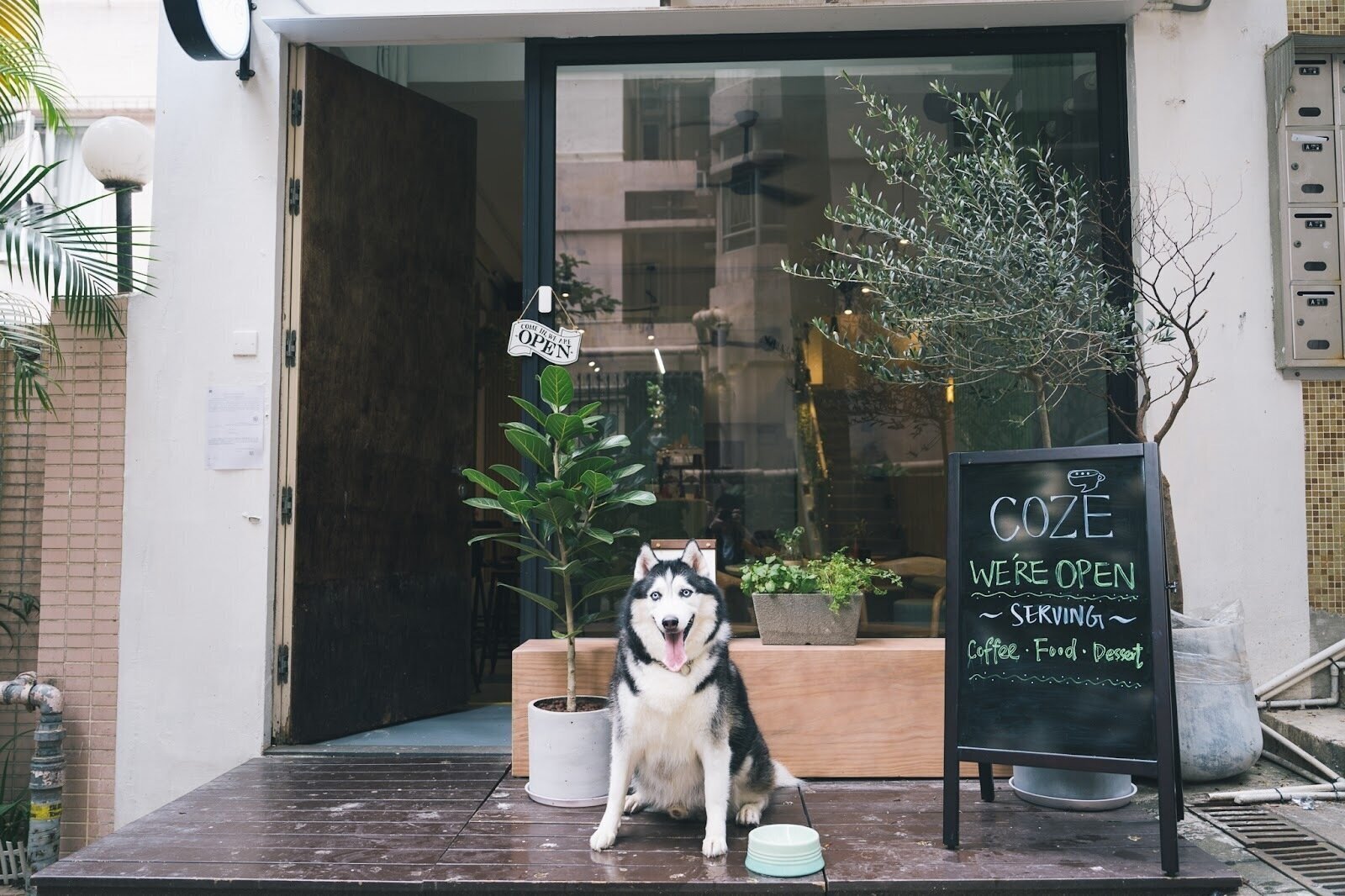 <span class="translation_missing" title="translation missing: en.meta.location_title, location_name: COZE, city: Hong Kong">Location Title</span>