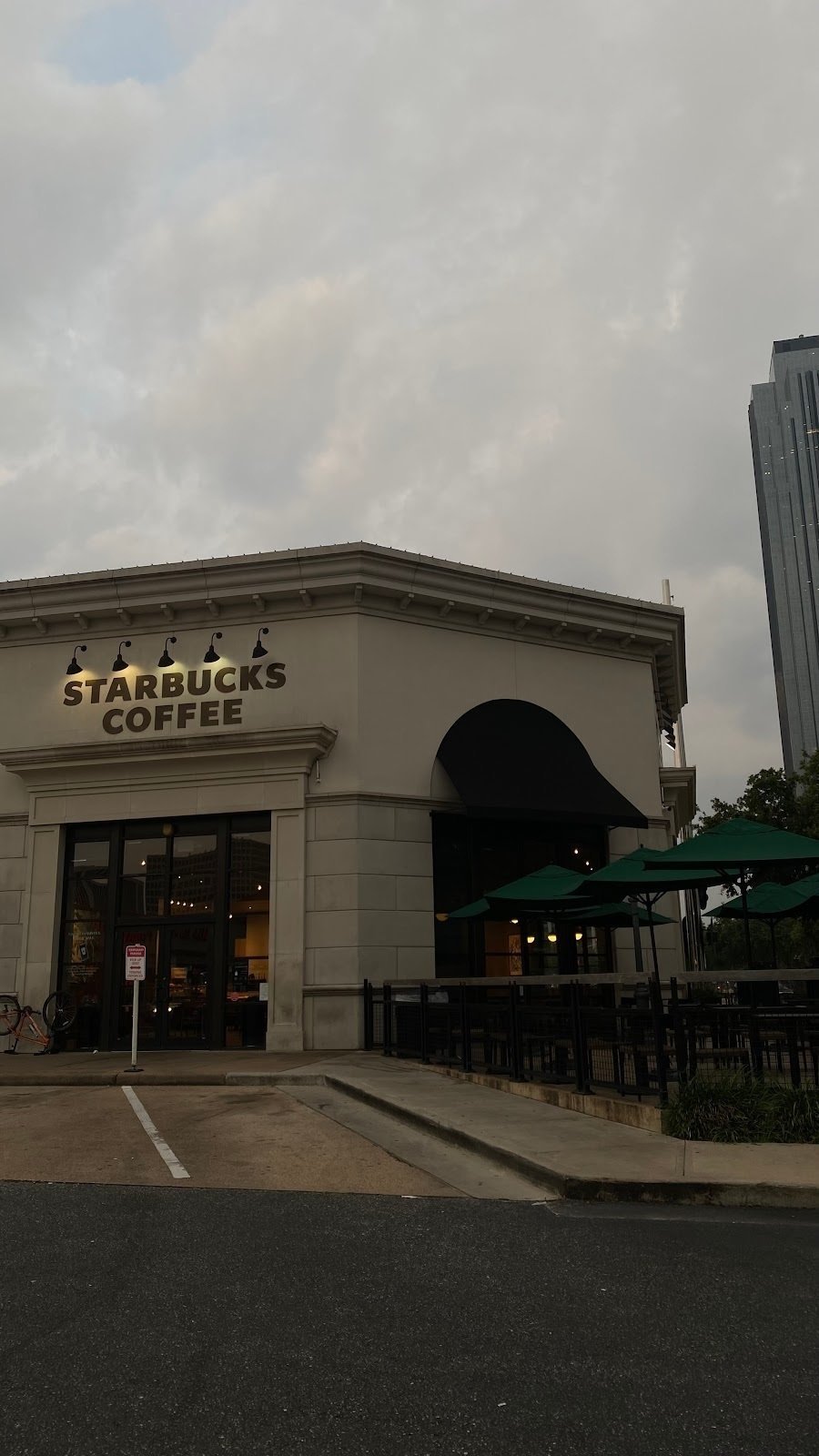 <span class="translation_missing" title="translation missing: en.meta.location_title, location_name: Starbucks @ Post Oak, city: Houston">Location Title</span>