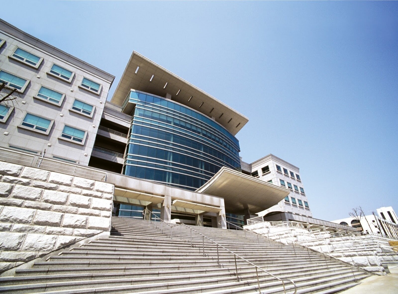 <span class="translation_missing" title="translation missing: en.meta.location_title, location_name: Inha University, Yonghyeon Campus, city: Incheon">Location Title</span>