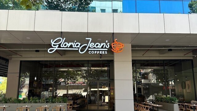 Güneşli Gloria Jean's Coffees