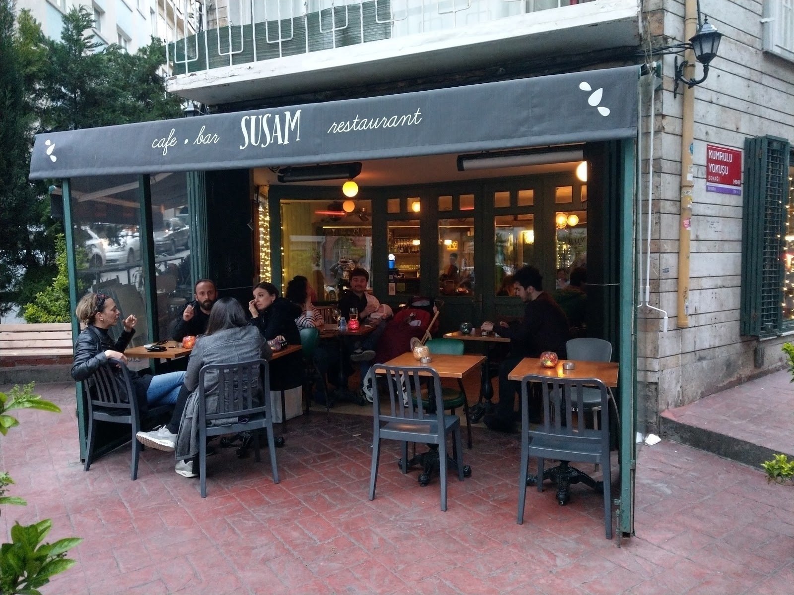 <span class="translation_missing" title="translation missing: en.meta.location_title, location_name: Susam Cafe, city: Istanbul">Location Title</span>