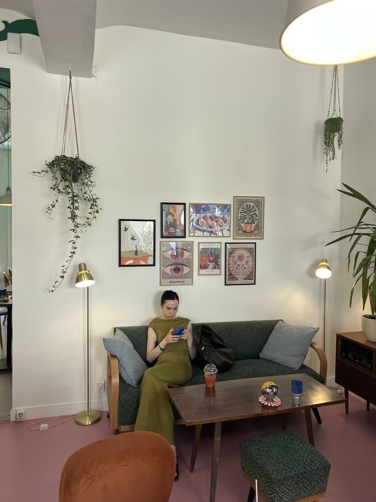 <span class="translation_missing" title="translation missing: en.meta.location_title, location_name: Coco’s Café, city: Kaunas">Location Title</span>