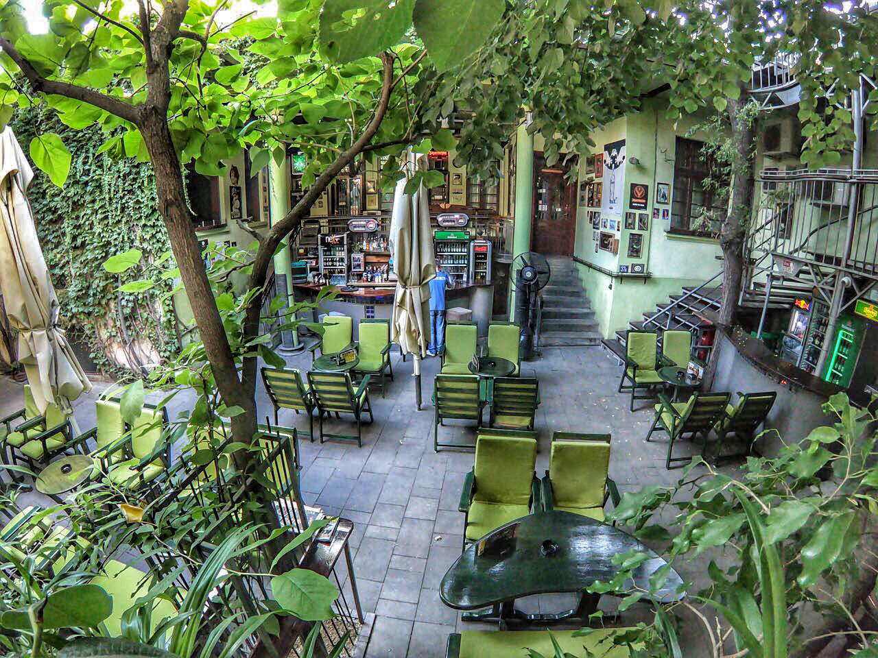 <span class="translation_missing" title="translation missing: en.meta.location_title, location_name: Caffe &amp; Club Tresor Kragujevac, city: Kragujevac">Location Title</span>