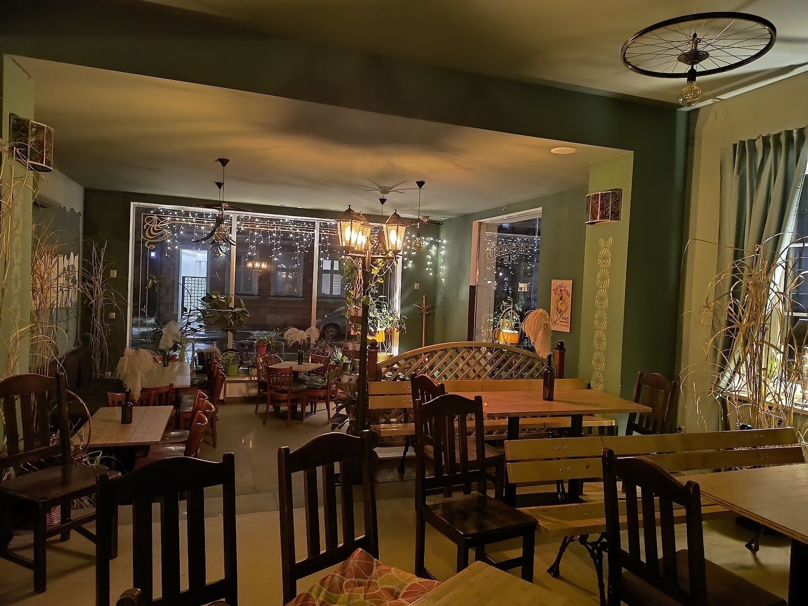 <span class="translation_missing" title="translation missing: en.meta.location_title, location_name: Bikershot Pub, city: Kraków">Location Title</span>