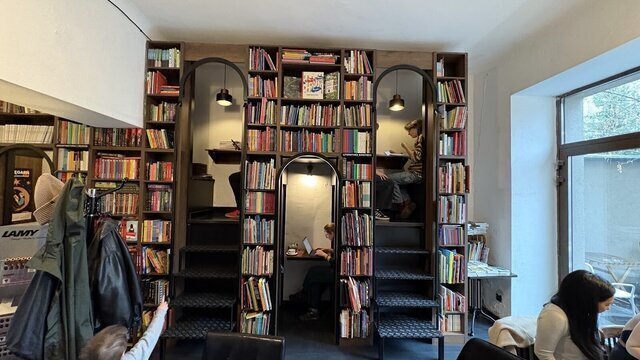 De Revolutionibus Books