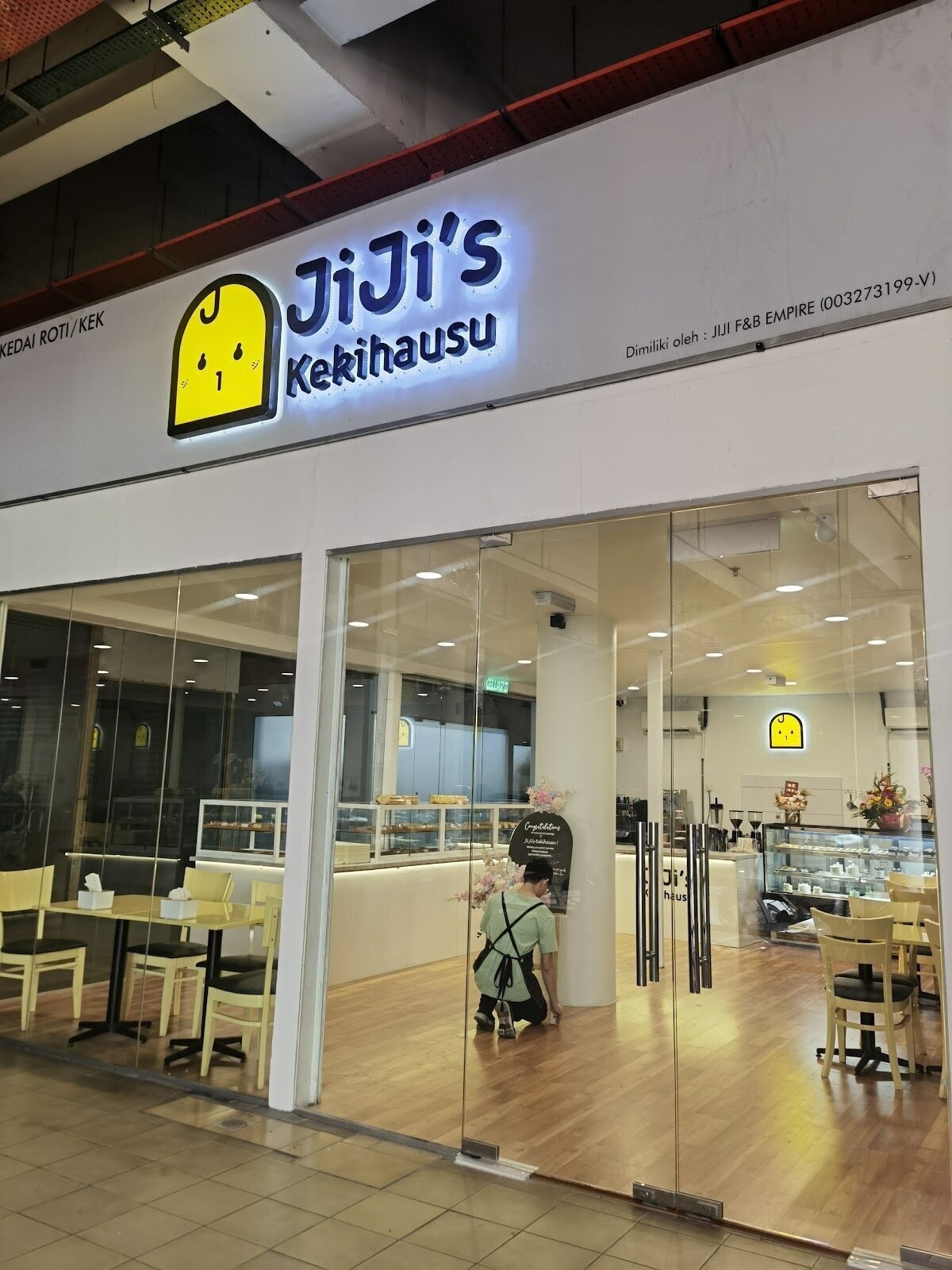 <span class="translation_missing" title="translation missing: en.meta.location_title, location_name: JiJi's Kekihausu, city: Kuala Lumpur">Location Title</span>
