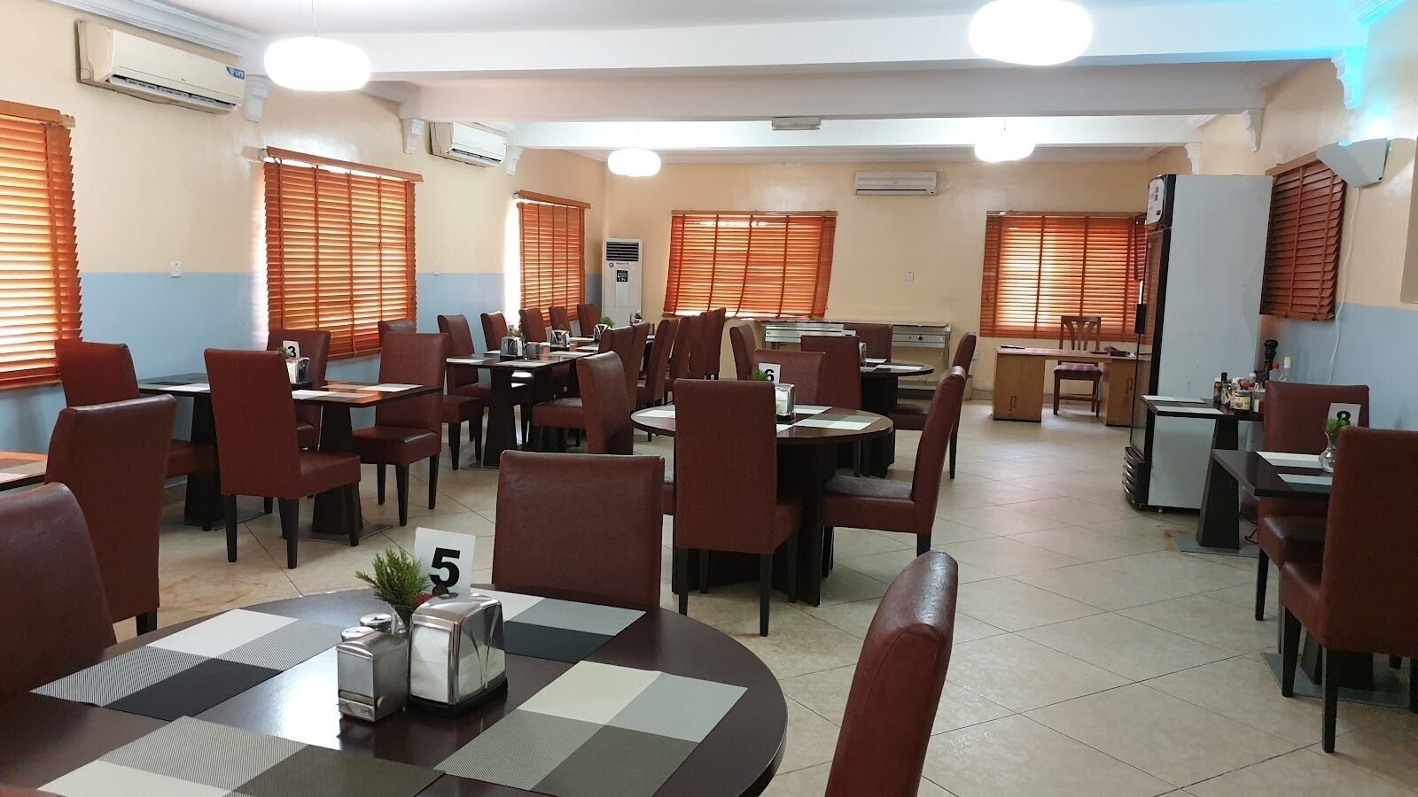 <span class="translation_missing" title="translation missing: en.meta.location_title, location_name: Bezer Hotel, city: Lagos">Location Title</span>