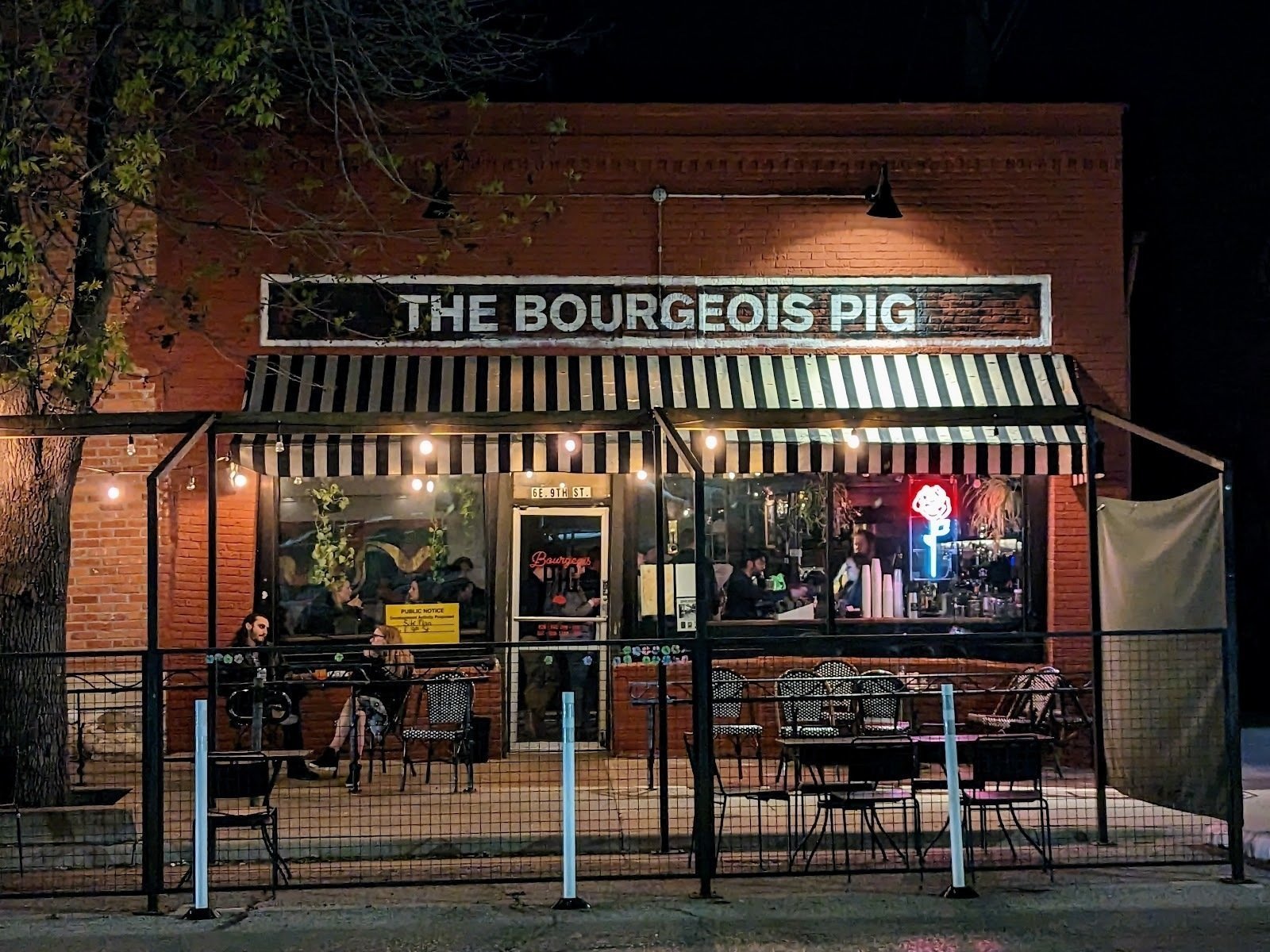 <span class="translation_missing" title="translation missing: en.meta.location_title, location_name: The Bourgeois Pig, city: Lawrence">Location Title</span>