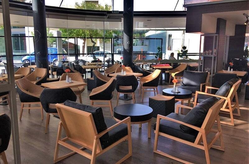 Mikel Coffee Company @ Arch. Makarios III Avenue: A Work-Friendly Place in Lemesos