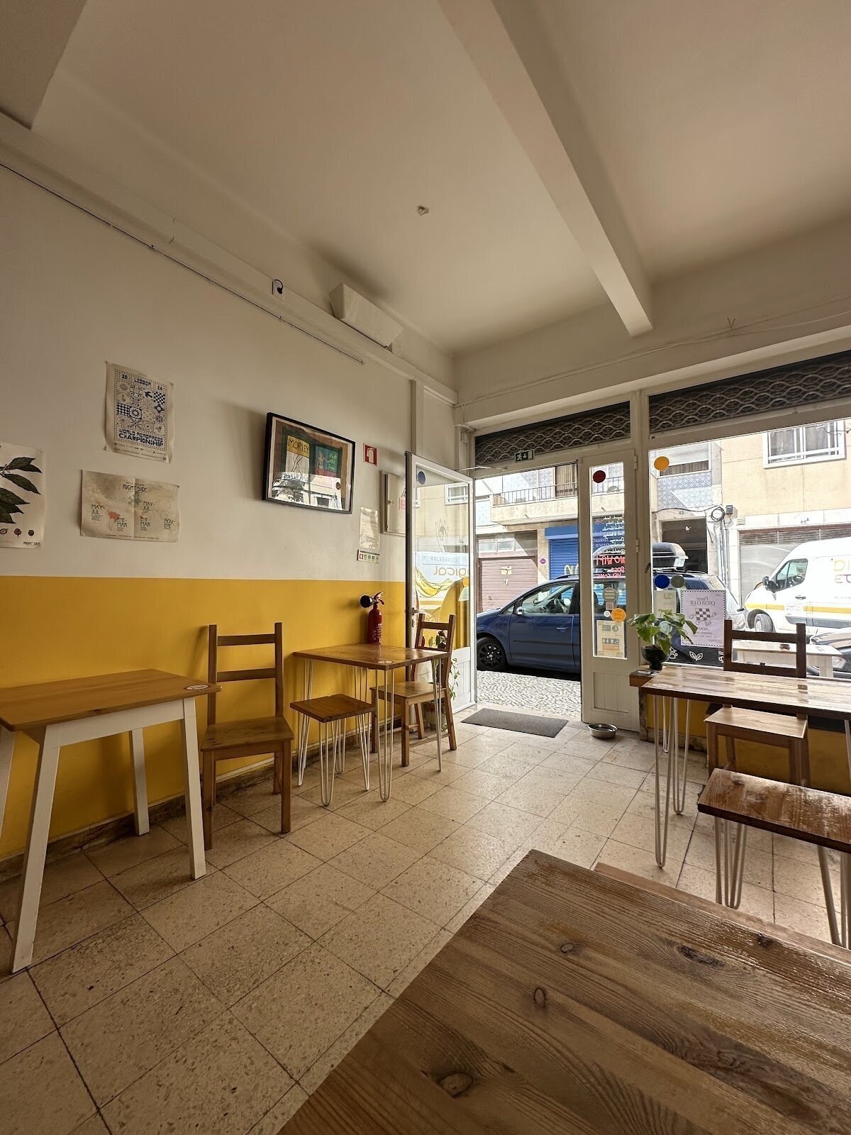 <span class="translation_missing" title="translation missing: en.meta.location_title, location_name: Malabarista Café, city: Lisbon">Location Title</span>