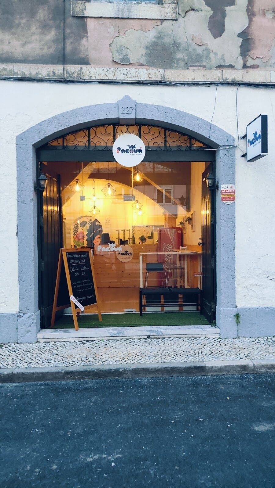 <span class="translation_missing" title="translation missing: en.meta.location_title, location_name: Pacová Comida e Cultura, city: Lisbon">Location Title</span>