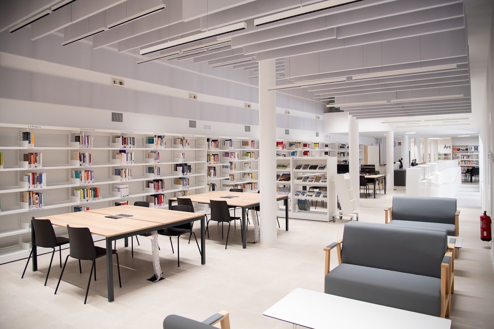 <span class="translation_missing" title="translation missing: en.meta.location_title, location_name: Biblioteca Pública de Sort, city: Lleida">Location Title</span>