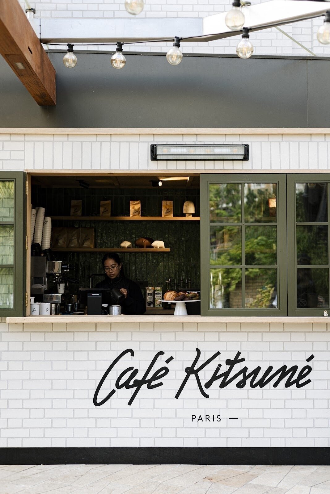 <span class="translation_missing" title="translation missing: en.meta.location_title, location_name: Café Kitsuné London, city: London">Location Title</span>