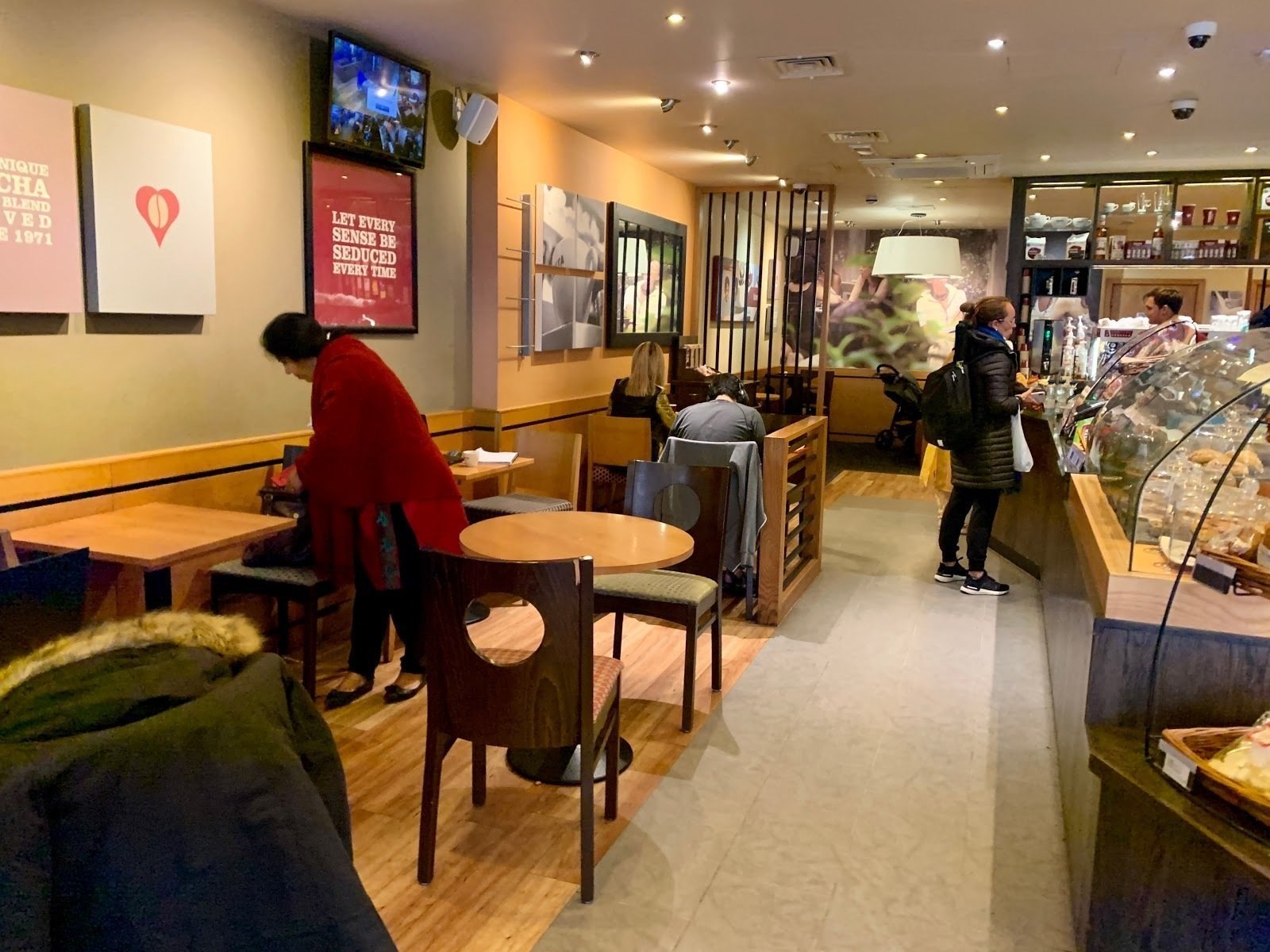 <span class="translation_missing" title="translation missing: en.meta.location_title, location_name: Costa Coffee, city: London">Location Title</span>
