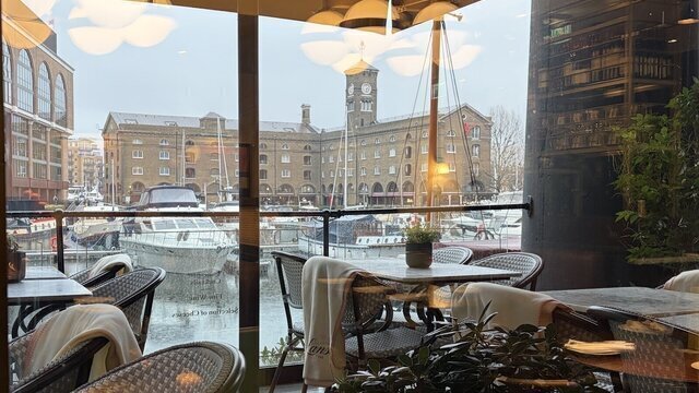 Côte St Katharine Docks