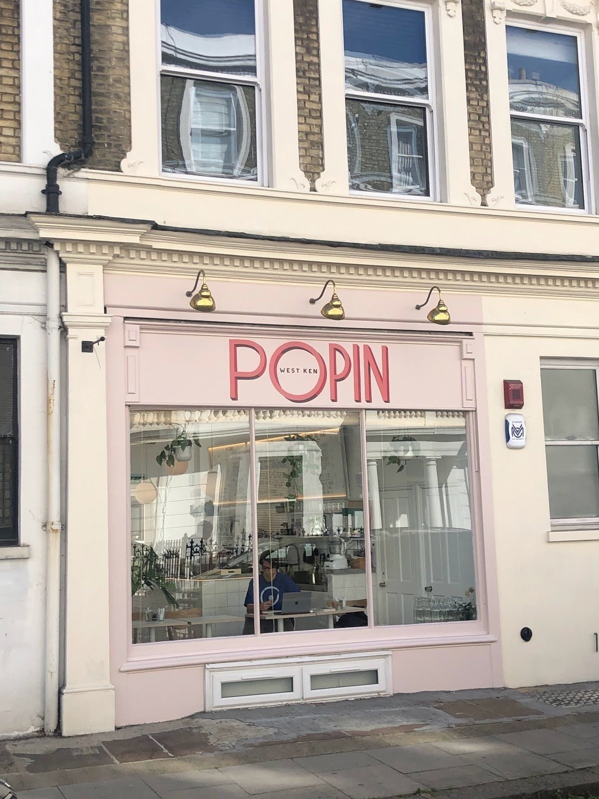 <span class="translation_missing" title="translation missing: en.meta.location_title, location_name: Popin, city: London">Location Title</span>