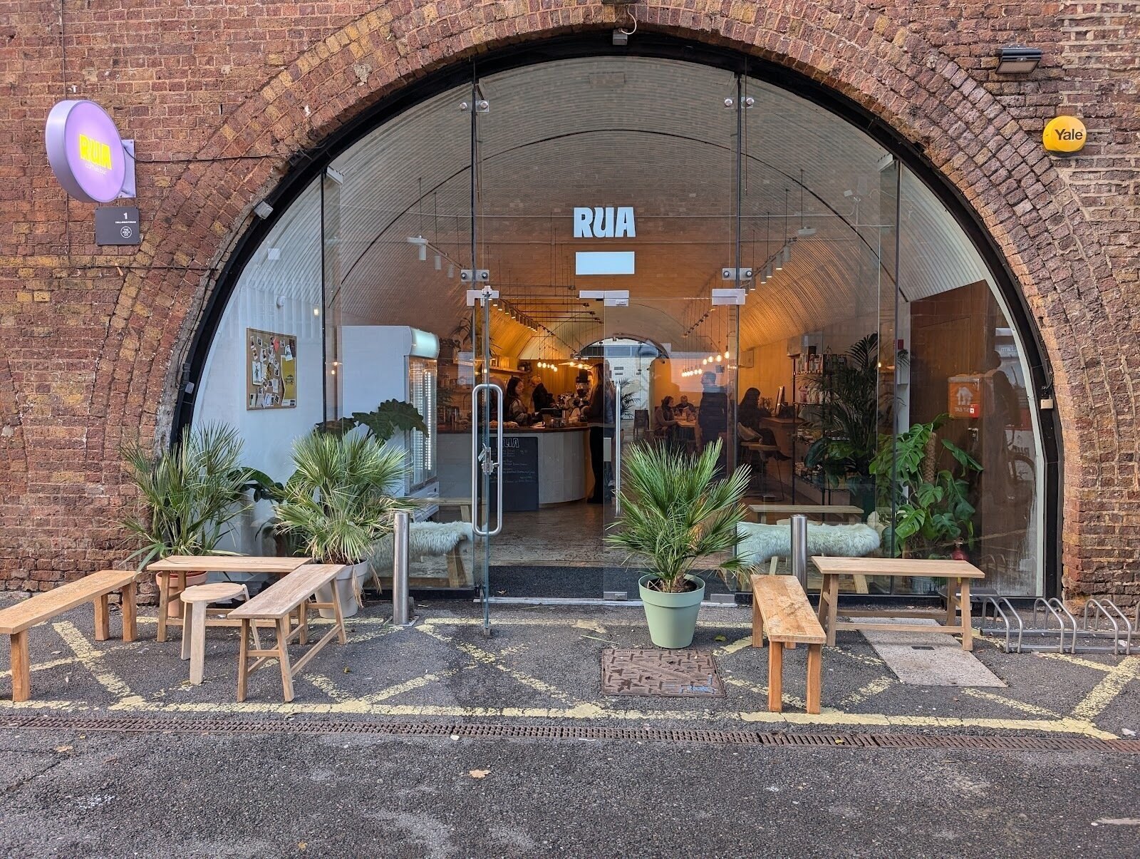 <span class="translation_missing" title="translation missing: en.meta.location_title, location_name: Rua Coffee Bar, city: London">Location Title</span>