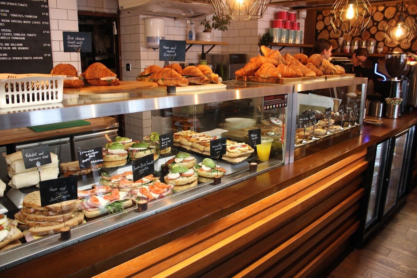 <span class="translation_missing" title="translation missing: en.meta.location_title, location_name: St Katharine Docks Cafe, city: London">Location Title</span>