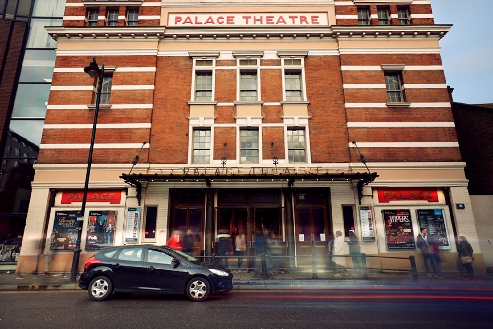 <span class="translation_missing" title="translation missing: en.meta.location_title, location_name: Watford Palace Theatre, city: London">Location Title</span>