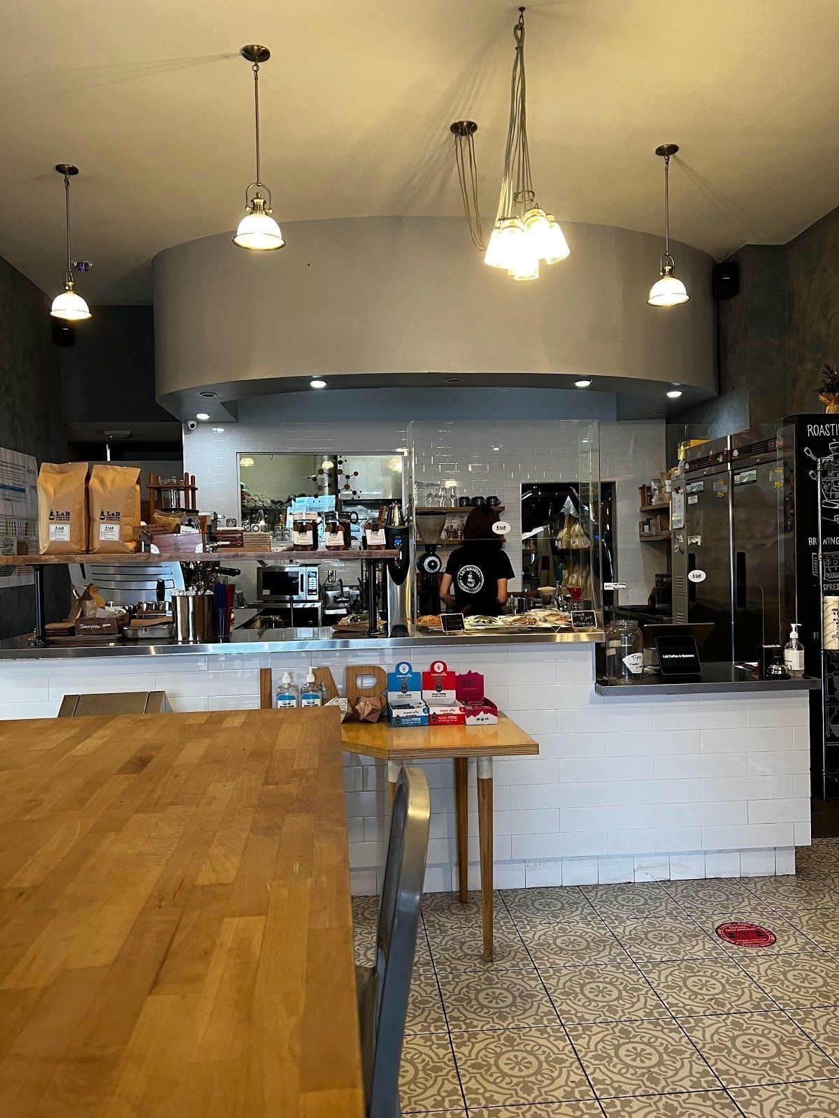 <span class="translation_missing" title="translation missing: en.meta.location_title, location_name: Lab Coffee &amp; Roasters, city: Los Angeles">Location Title</span>