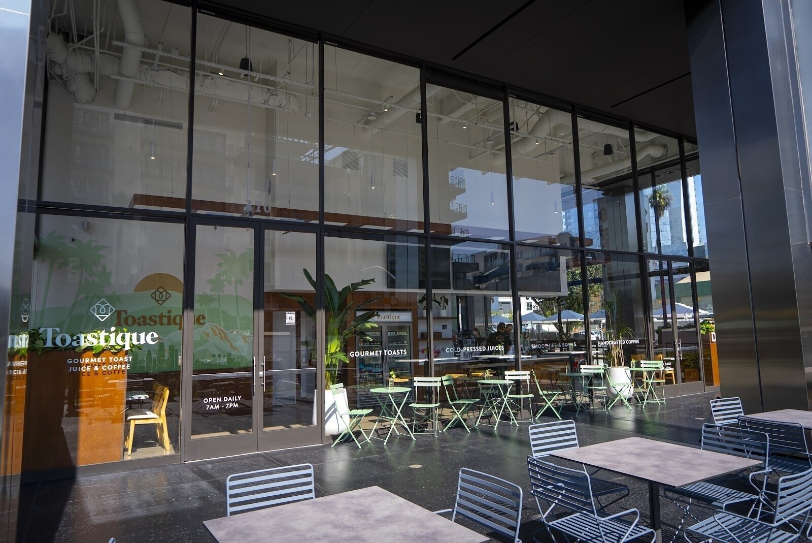 Toastique: A Work-Friendly Place in Los Angeles