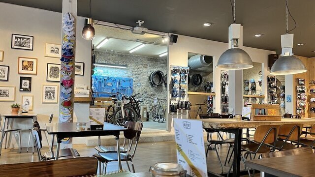 Alley Cat Bikes & Coffee