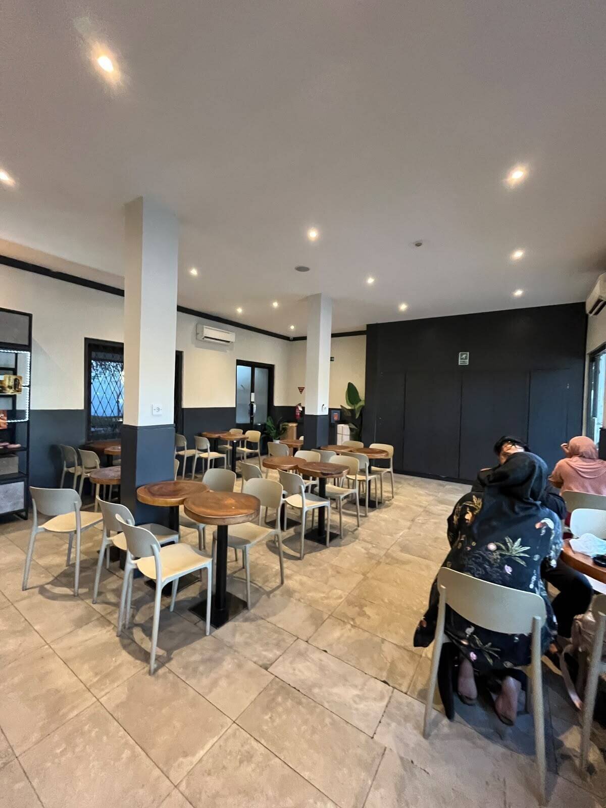 Kopi Kenangan - Stand Alone Ijen: A Work-Friendly Place in Malang