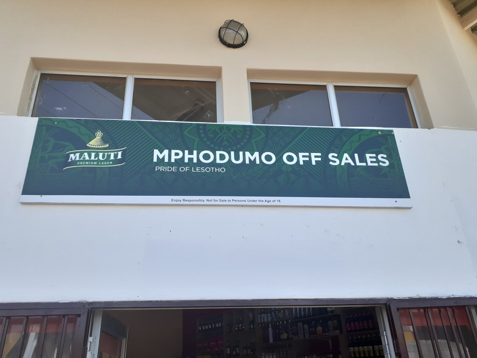 <span class="translation_missing" title="translation missing: en.meta.location_title, location_name: Mphodumo Cafe, city: Maseru">Location Title</span>
