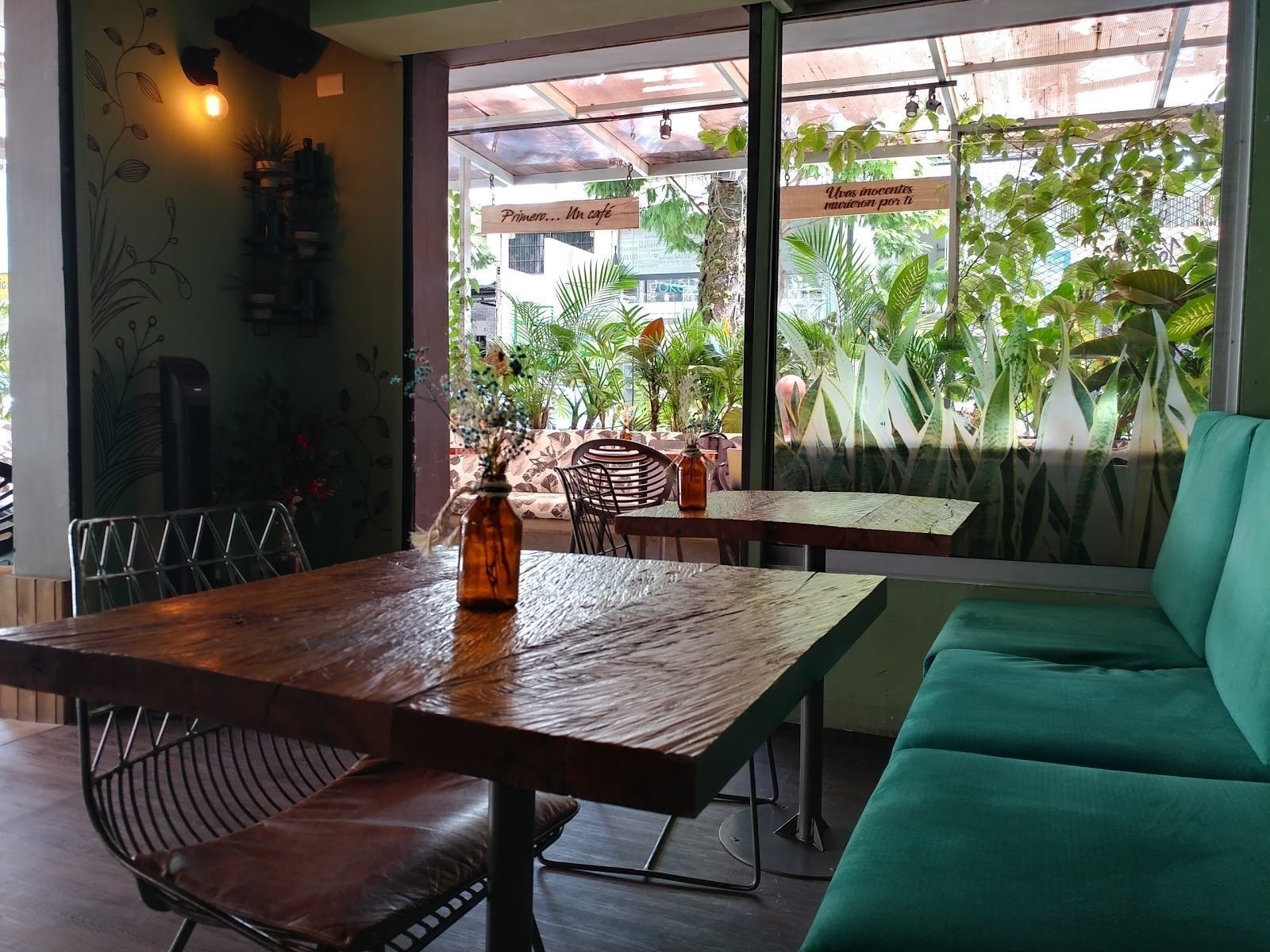 <span class="translation_missing" title="translation missing: en.meta.location_title, location_name: Botánika Lounge, city: Medellin">Location Title</span>