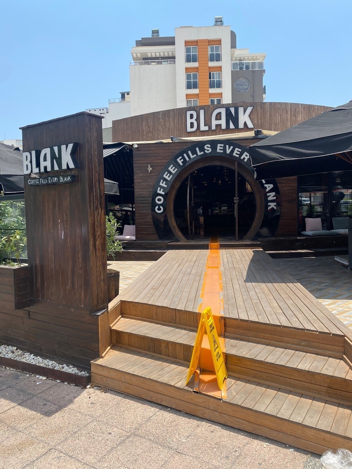 <span class="translation_missing" title="translation missing: en.meta.location_title, location_name: Blank Coffee, city: Mersin">Location Title</span>