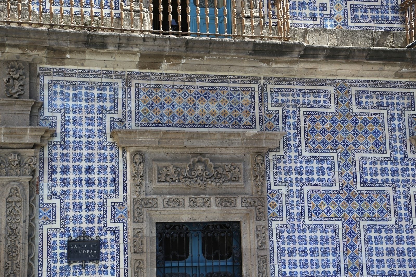 <span class="translation_missing" title="translation missing: en.meta.location_title, location_name: The House of Tiles, city: Mexico City">Location Title</span>