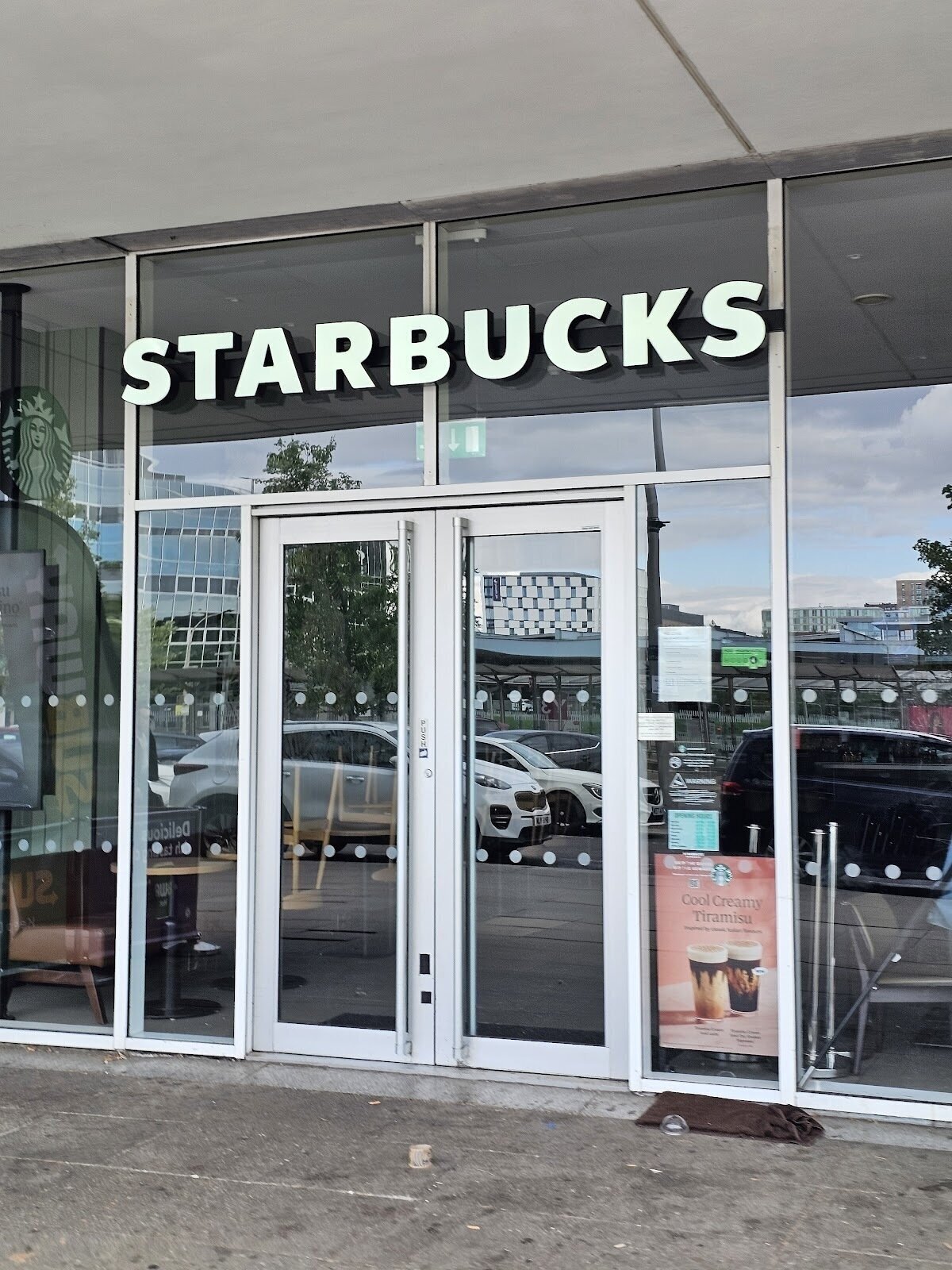Starbucks @ Milton Keynes Central: A Work-Friendly Place in Milton Keynes